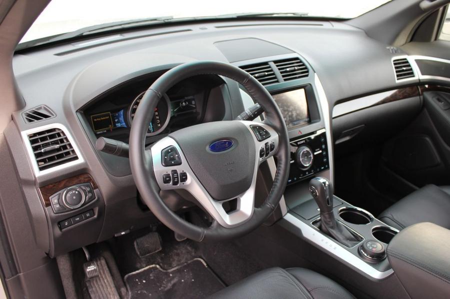  Ford Explorer Limited 4WD 2011 года  (фото 44 из 60)